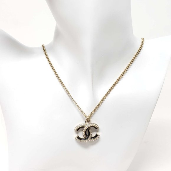 Auth Chanel CC Necklace with Pearl Silver Color - Picture 2 of 11